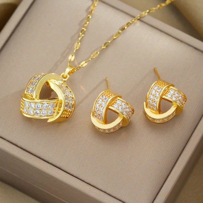 Moderate Luxury Quadrilateral Geometric Heart Titanium Steel 18K Gold Plated Necklace Set